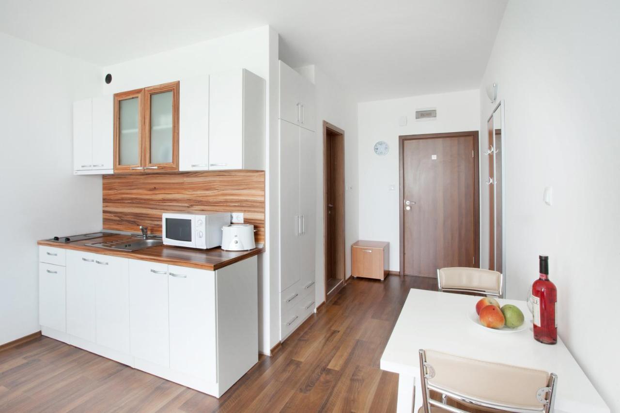 Vilmar Aparthotel Pomorie Esterno foto