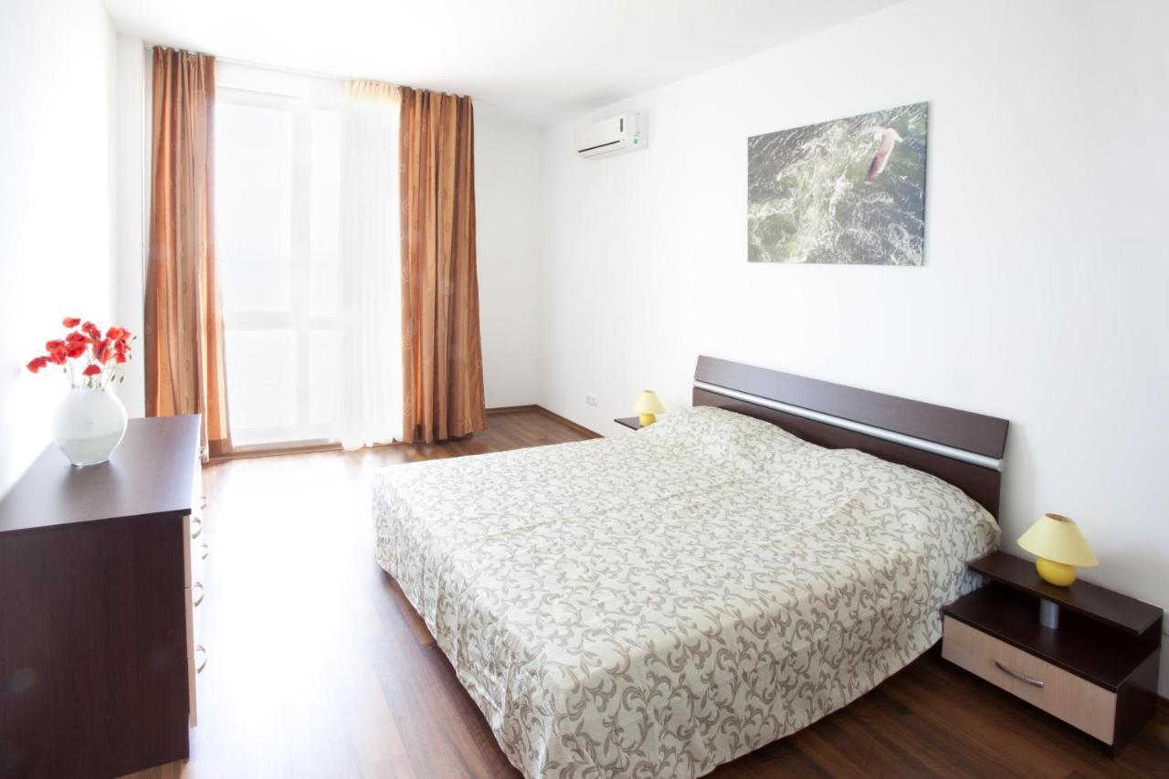 Vilmar Aparthotel Pomorie Esterno foto